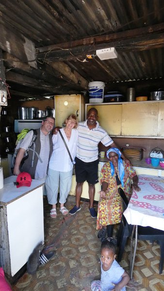 abw.jpg - Im Slum, Besuch bei einer ehemaligen Lehrerin