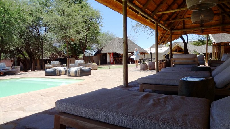 anx.jpg - Bagatelle Pool area