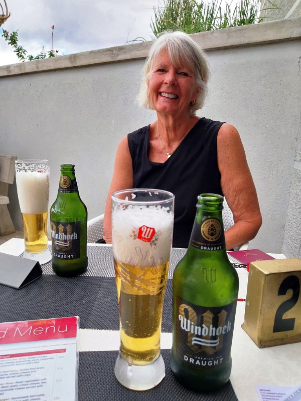 apc.jpg - Letztes Bier am Flughafen