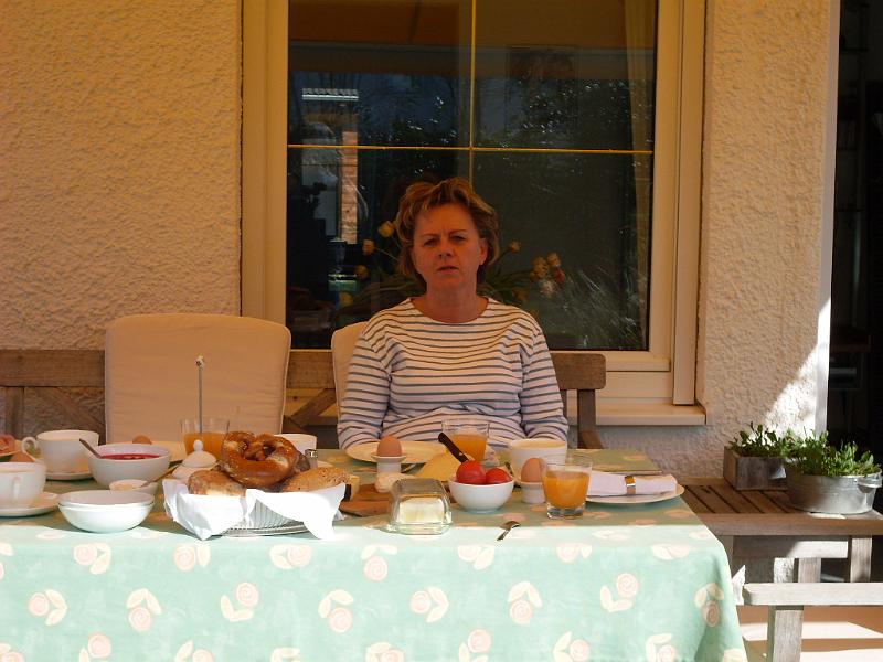 SDC10981.JPG - Der erste Frühstück auf der Terasse