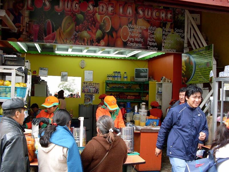 SDC10125.JPG - Schöner Saftladen mit leckeren Säften in Quito + Edgar