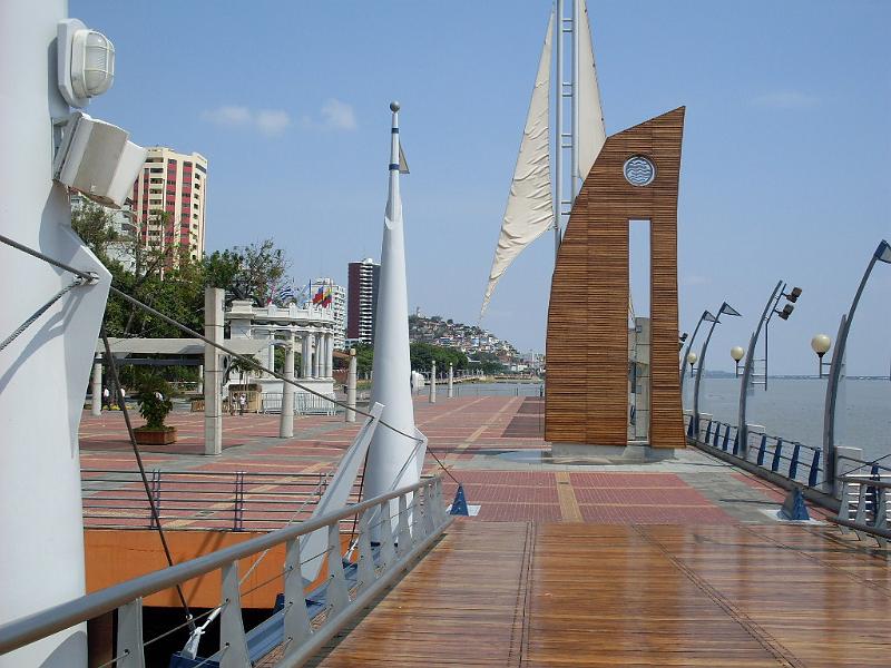 SDC10668.JPG - Promenade in Guayaquil