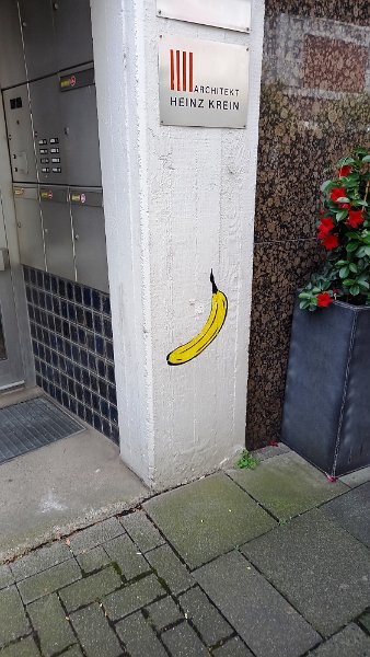20230914_125931.jpg - Die Banane bezeichnet kulturelle bzw. künstlerische Adressen 