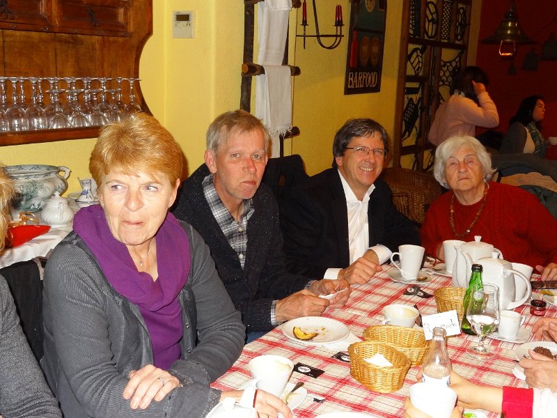 DSC04440.JPG - Birgit, Tom, Tomas, Mama