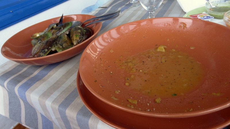 DSC02230.JPG - Fischsuppe in Orzola, La Gamba Loca