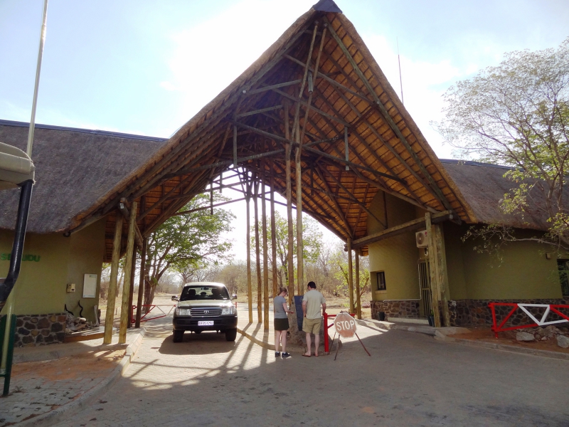 DSC00168.JPG - Einfahrt Chobe Nationalpark