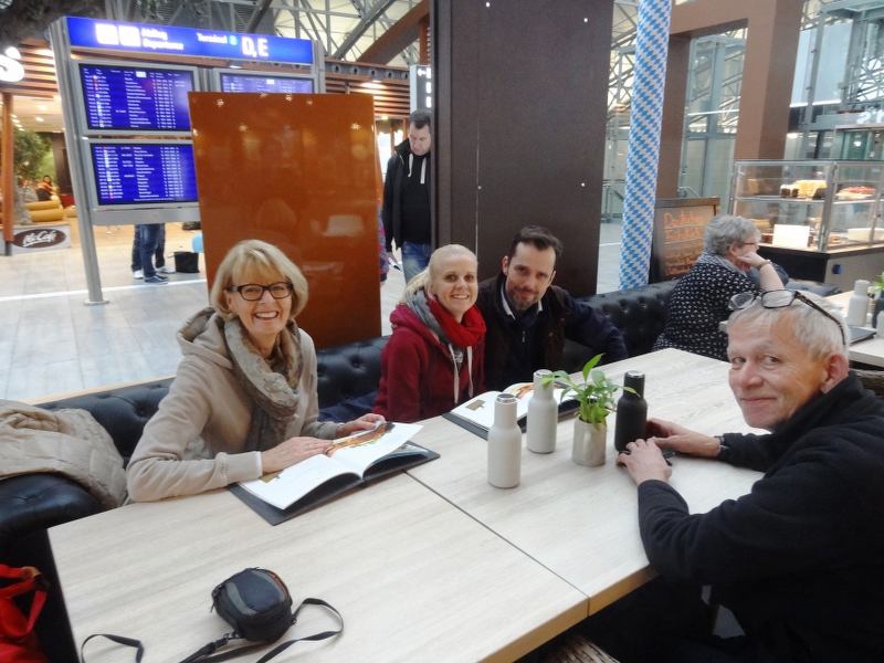 DSC09358.JPG - Abschied am Frankfurter Flughafen