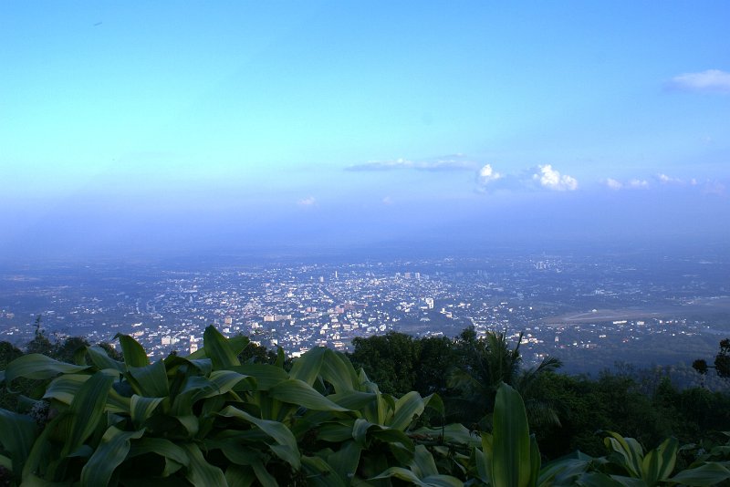 DSC03718.JPG - Blick auf Chiang Mai vom Doi Suthep aus