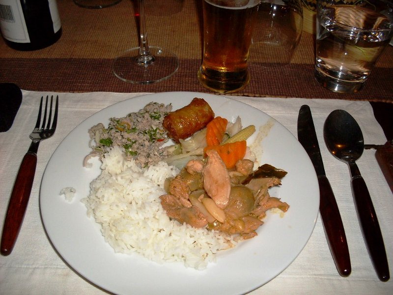SDC12852.JPG - Lecker Abendessen in der Lodge