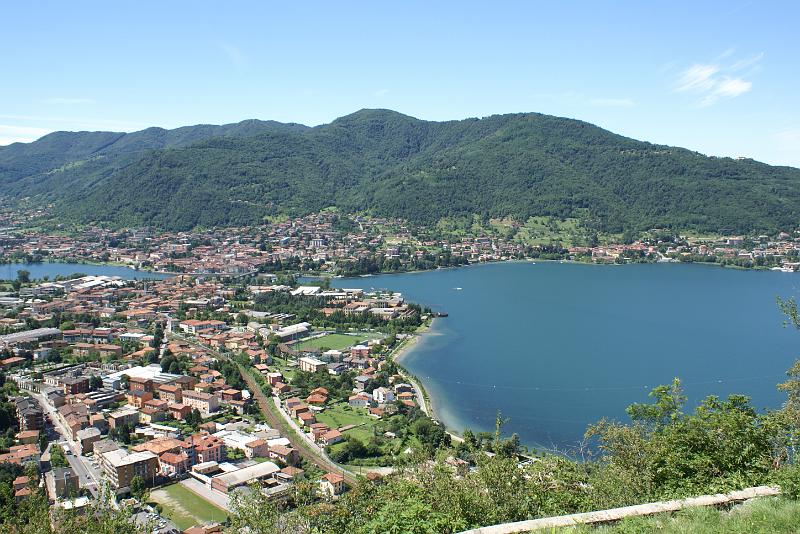 DSC02649.JPG - Rechts Comer See, links Lago di Garlate